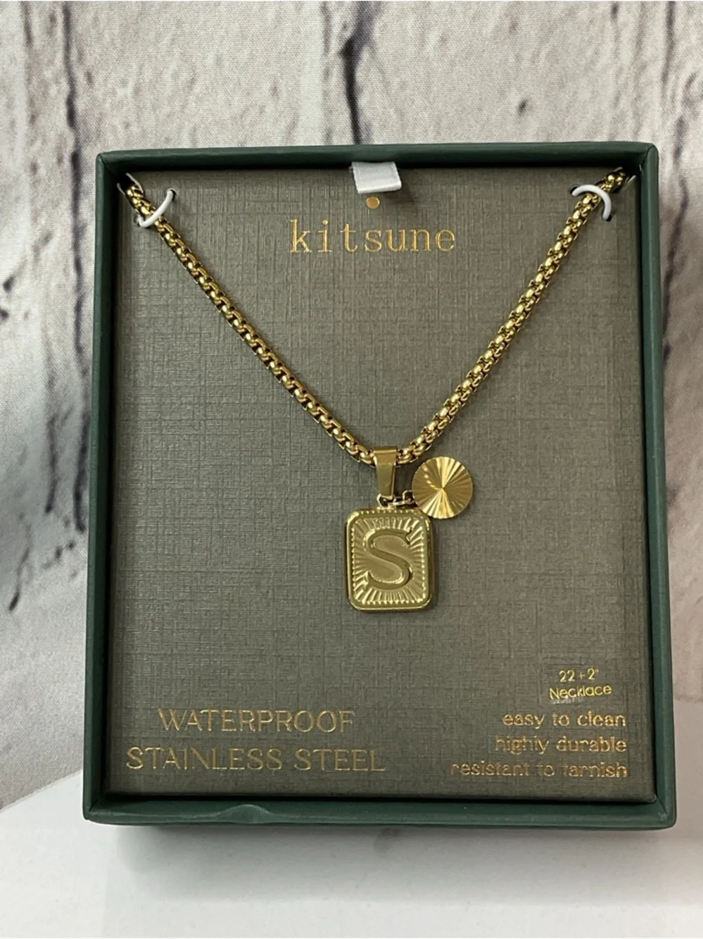 🌟 Kitsune Initial S Pendant Necklace - Picture 3 of 4